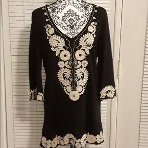International Concepts large black fancy top